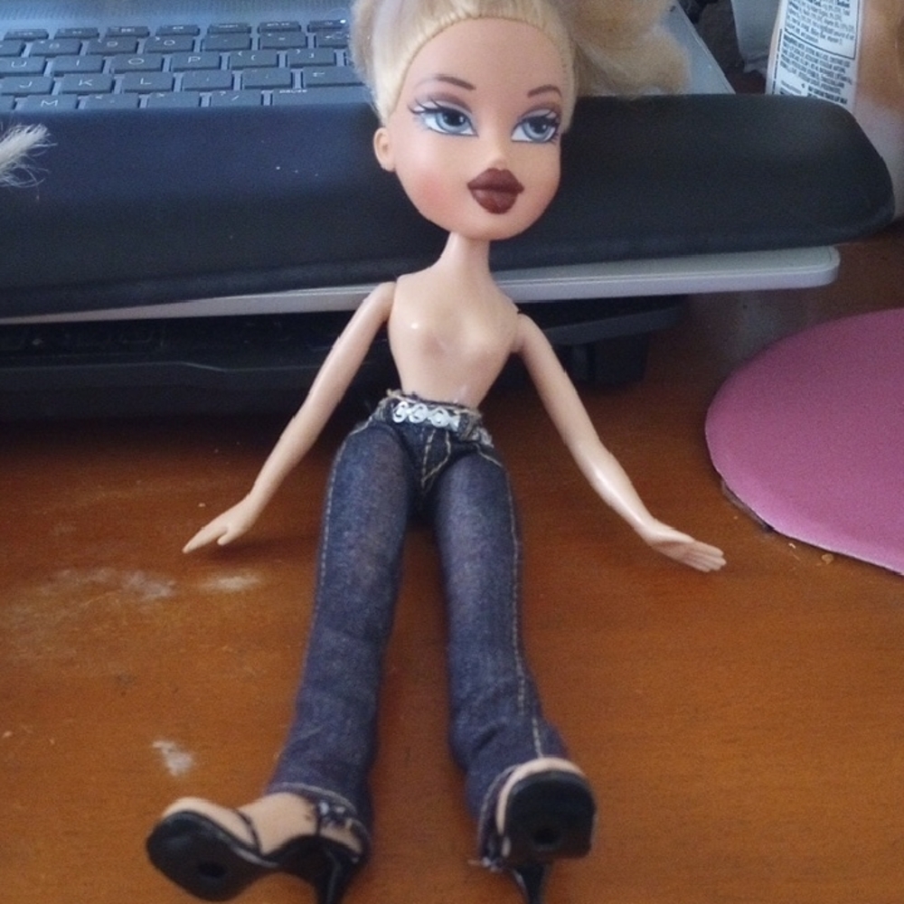 Step Out Cloe Bratz Doll